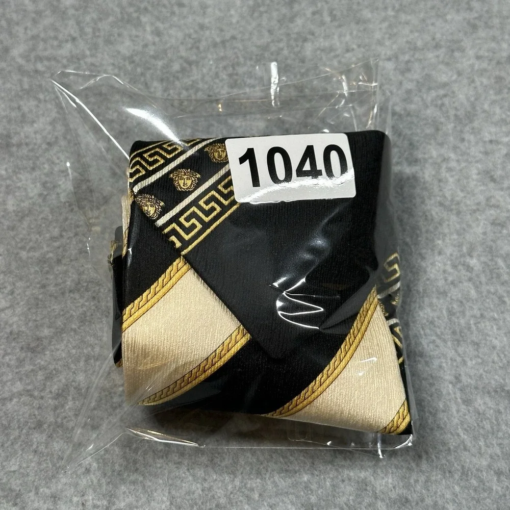 Vintage‎ Gianni Versace Silk Tie Medusa Greek Key Black Gold Made Italy 58x3.5in